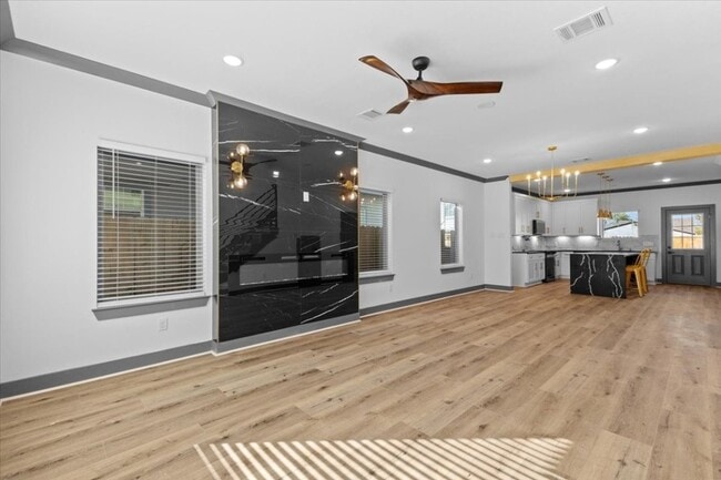 Photo - 7949 Attwater St Unidad B