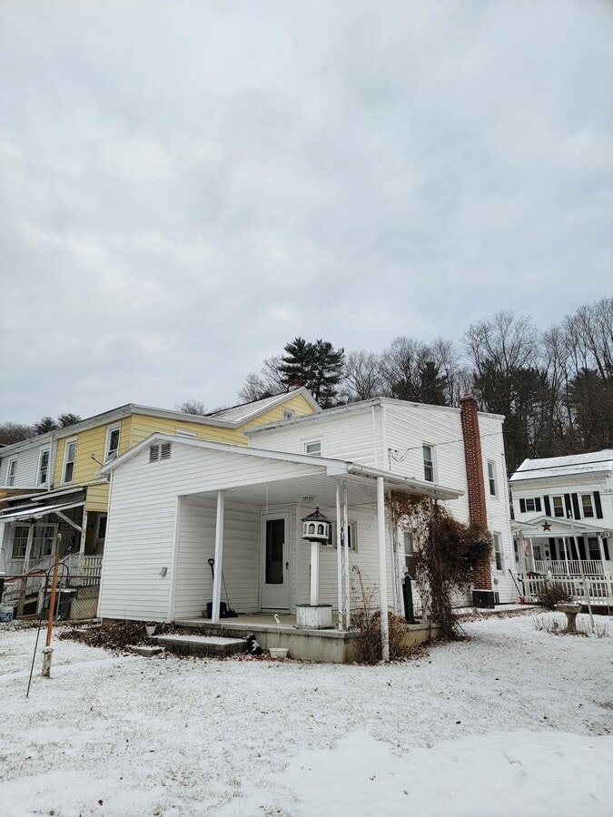 Photo - 213 W Main St