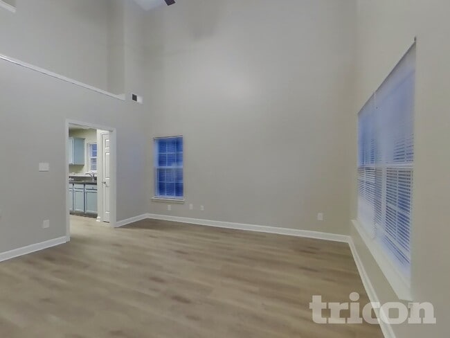 Photo - 107 Tanyard Ln