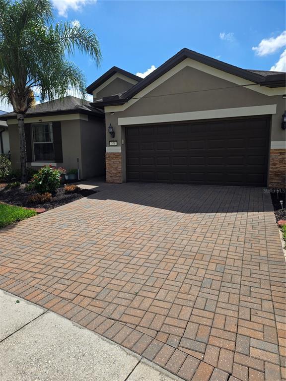 576 Cantabria Dr
