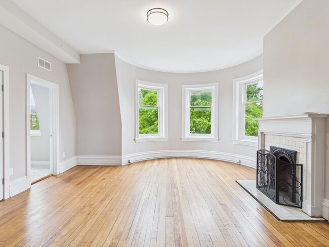 Photo - 7 E Franklin St Unit 7