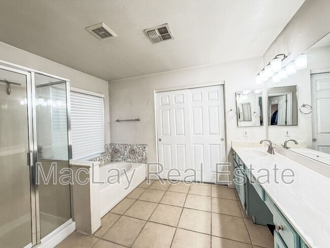 Photo - 5057 E Delta Ave