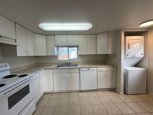 Photo - 809 Willard. New pictures coming soon!!