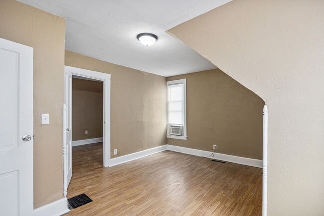 Photo - 744 Diamond Ave