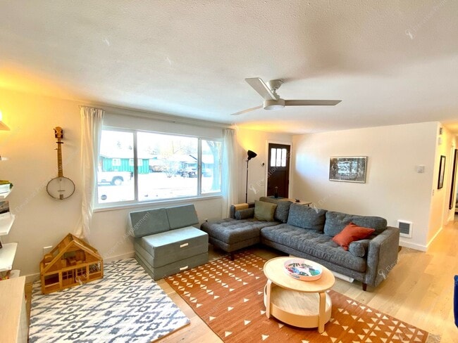 Photo - *Unfurnished* Charming Single-Story 3-Bedroom, 2-Bathroom Rancher with Stunning Yard
