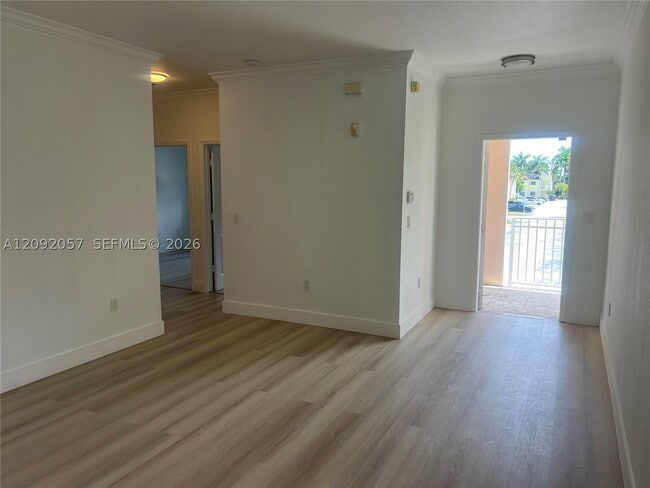 372 NE 26th Pl Unit 201