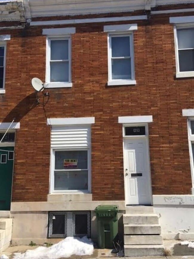 Photo - Spacious Rooms! W/D Hook Up! Available Now!