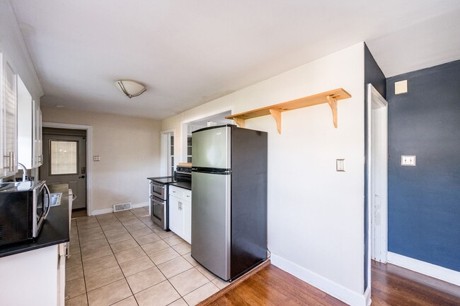 Photo - Sangloe Place Unit A