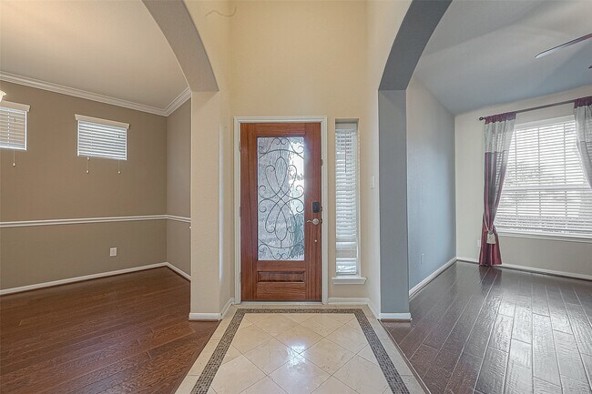 Photo - 7530 Newbury Trail