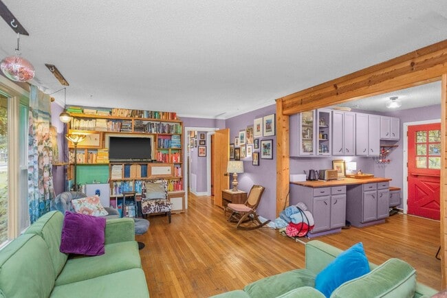 Photo - 4117 Saunders Ave
