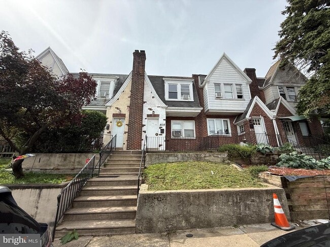 Building Photo - 4018 Chippendale Ave