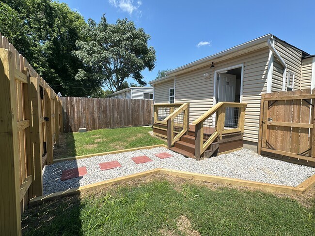 Photo - 538 Warnock St