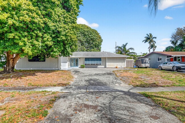 Photo - 320 Riverdale Rd