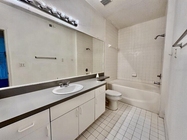 Photo - 5518 Metrowest Blvd Unit 11-205