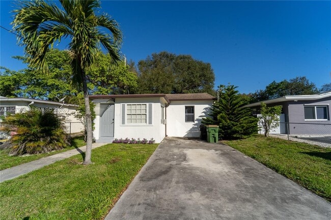 Photo - 1215 NE 127th St