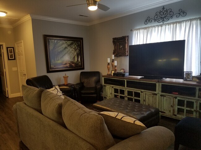 Photo - 1600 Sturdivant Dr Unit 13