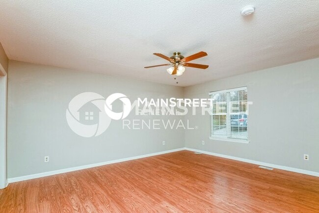 Photo - 537 Country Ln