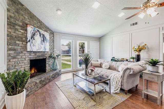 Photo - 310 Candlewood Pl