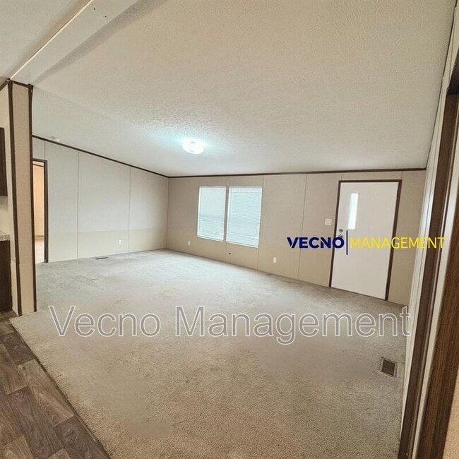 Photo - 842 Corinne Dr