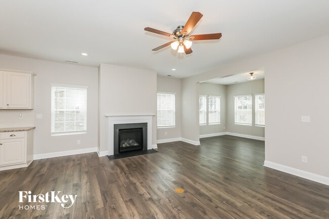 Photo - 2607 Whispering Way