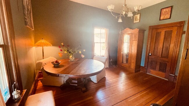 Photo - 1104 Madison St