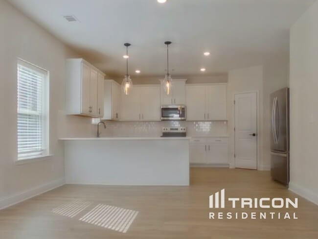 Photo - 412 Cantrell Dr