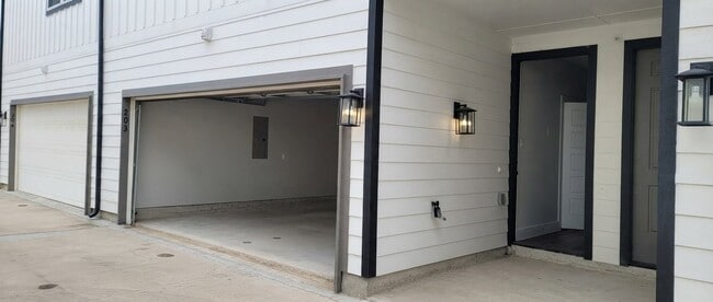 Photo - 2112 Shea Rd Unit 203