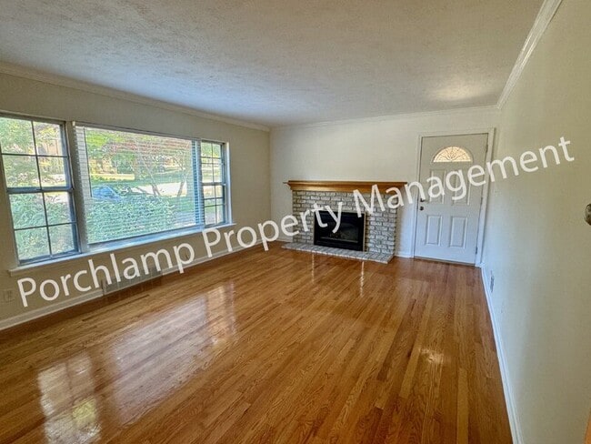 Photo - 2615 Coit Ave NE