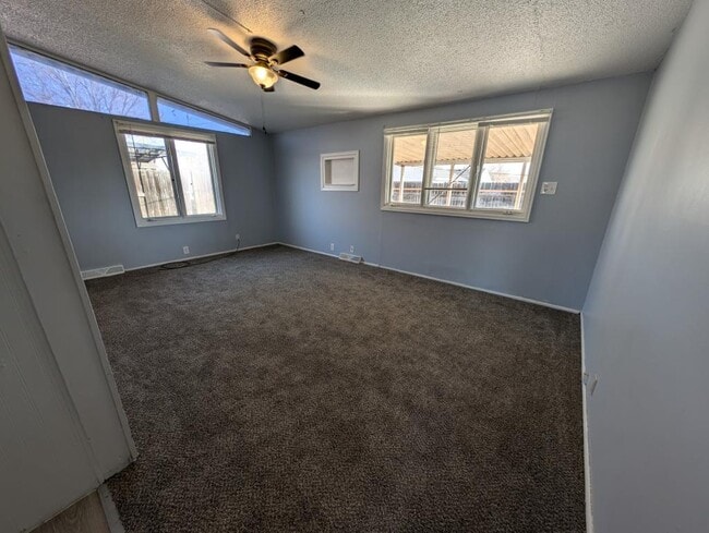 Photo - 312 Delaware St