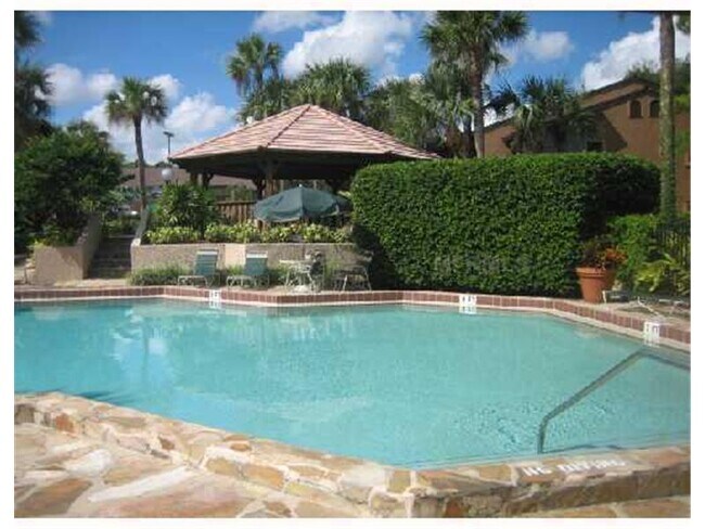Photo - Beautiful Remodeled First Floor 2/2 Condo ... Unit 17
