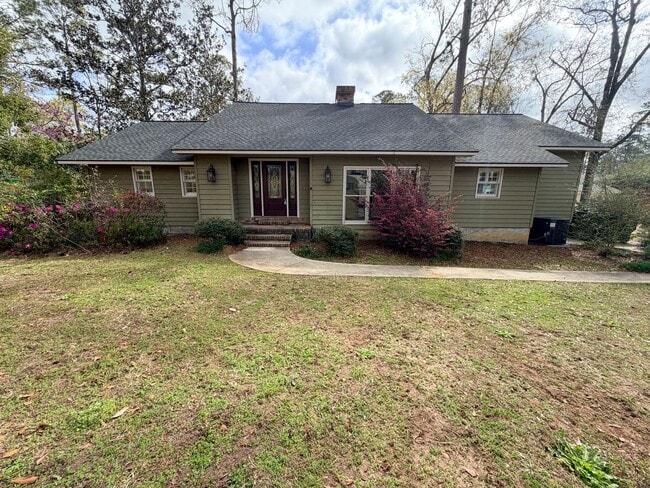 Building Photo - Beautiful 3 Bedroom 2.5 Bath Home in New Wood Valley