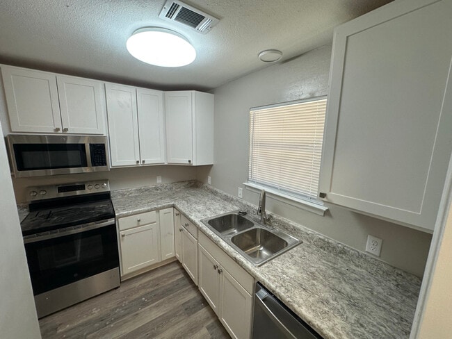 Photo - 6307 Jack St