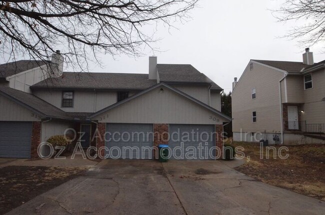 Photo - 311 NE Timbercreek Dr Townhome