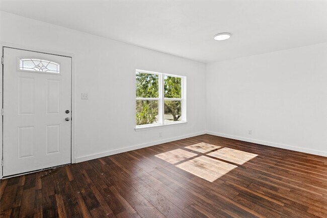 Photo - 5524 Dartmouth Ave