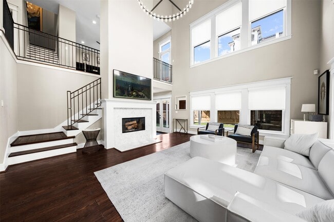 Building Photo - 1308 Dart St Rental