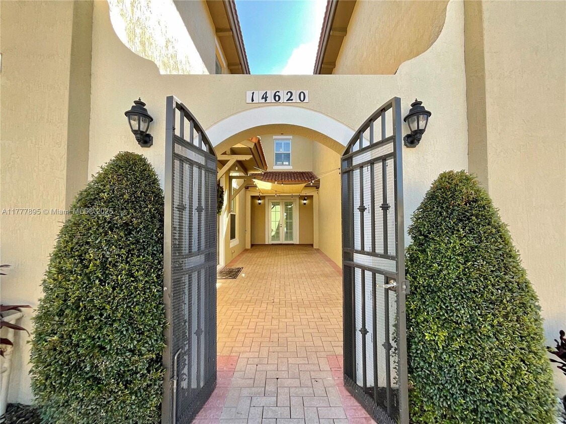 Photo - 14620 SW 15th St (Pembroke Pines, FL)
