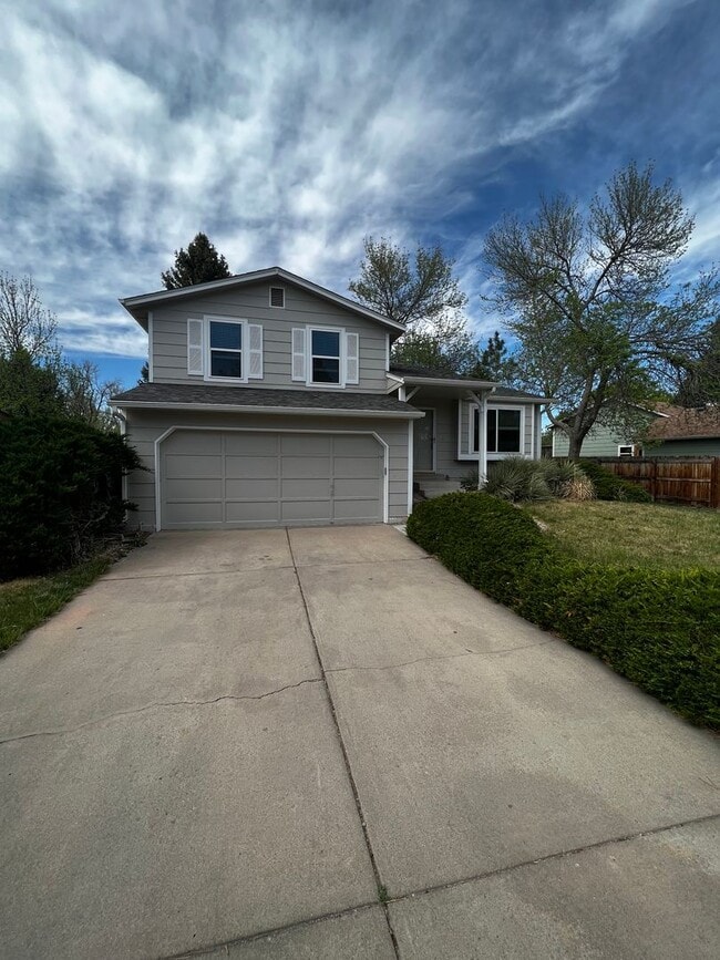 Photo - 3 bed, 1 bath Tri-level Home in Foxstone Neighborhood
