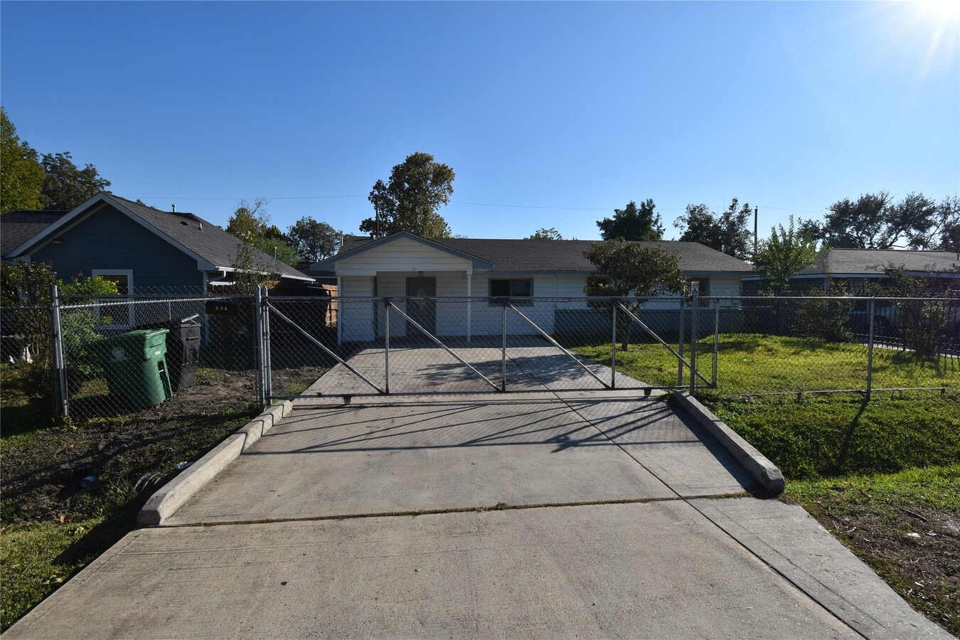 Photo - 206 Arnett Ln