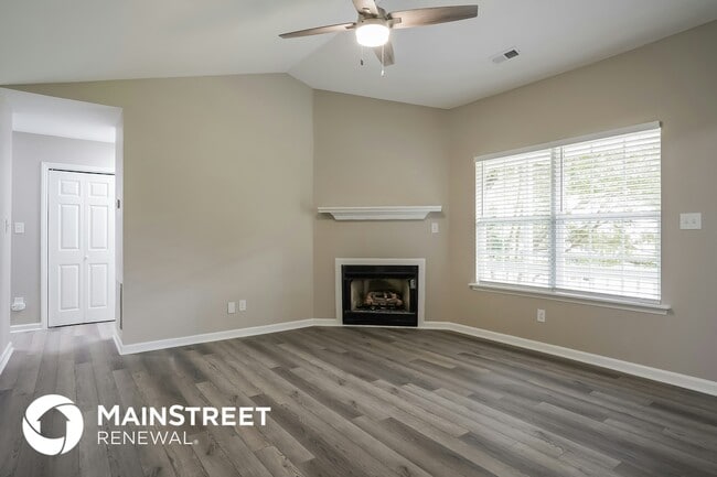 Photo - 805 Nivison Ct