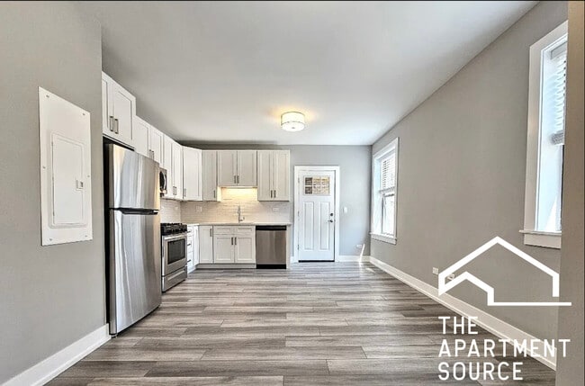 Building Photo - 3939 N Janssen Ave Unit S1 Rental