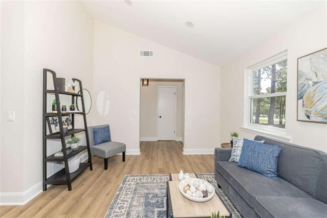 Photo - 4887 Hull Rd SE