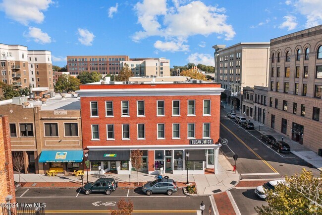 Building Photo - 304 N Front St Unit Apt J