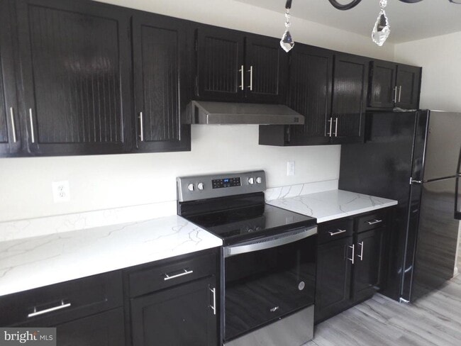 Photo - 1126 Barnaby Terrace SE