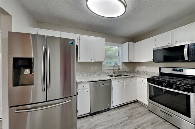Photo - 108 Ivy Trace Ln