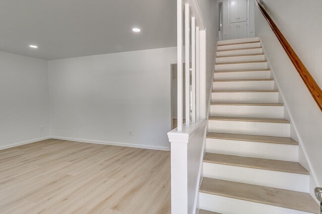 Photo - 1430 Westbrooke Terrace