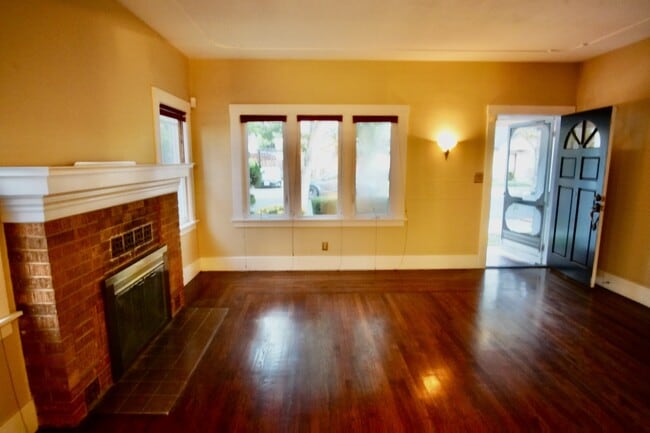 Building Photo - 1479 Sierra Ave Rental