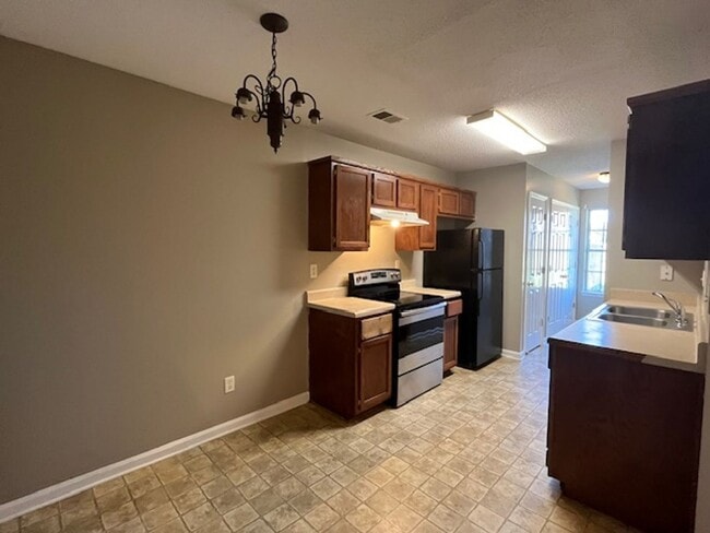 Photo - Renovated 3 Bedroom 3 Bath Townhome for Rent!