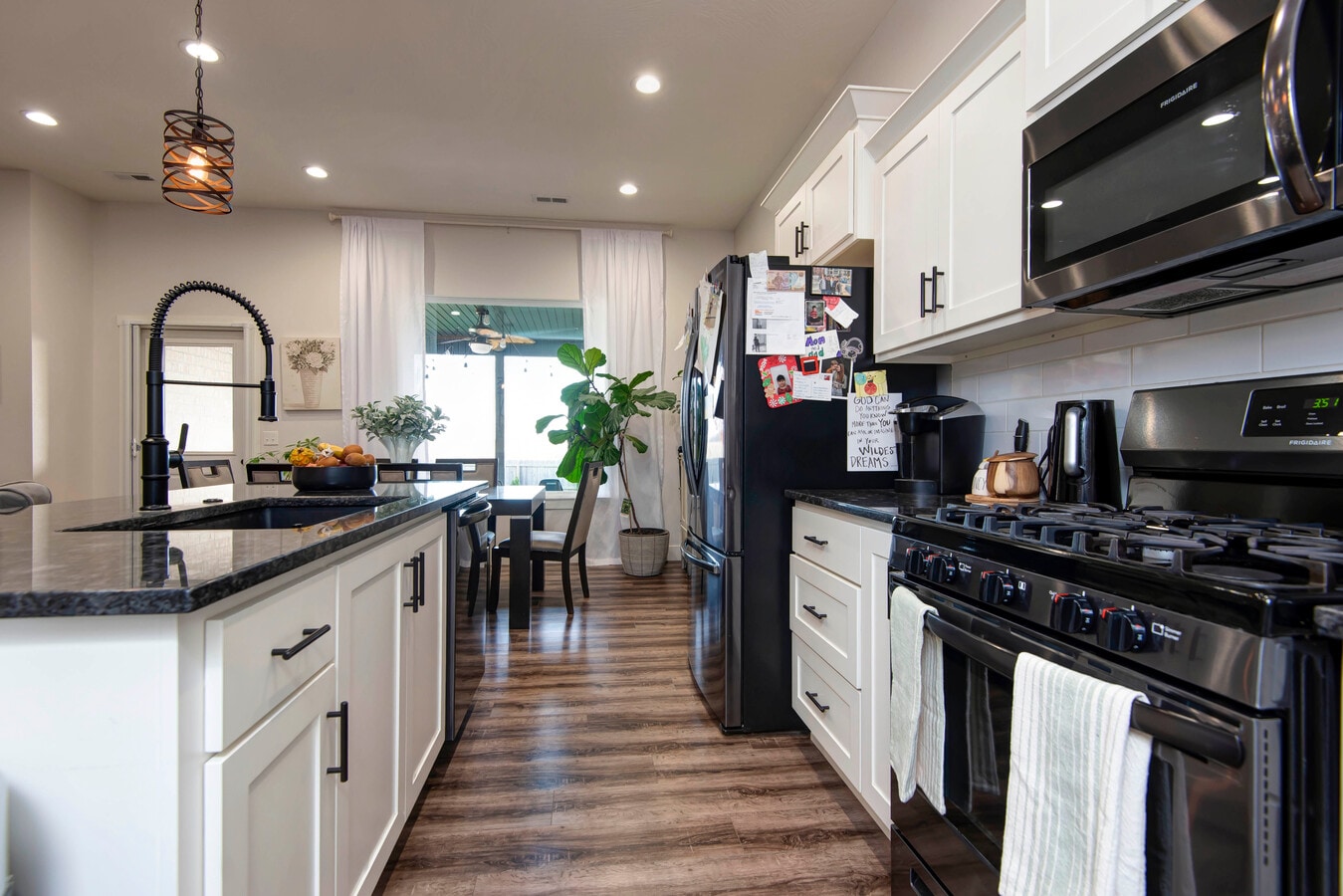 Photo - 2382 Athens St