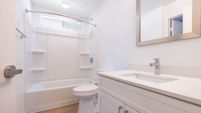 Baño - Oak Park Apartment Homes