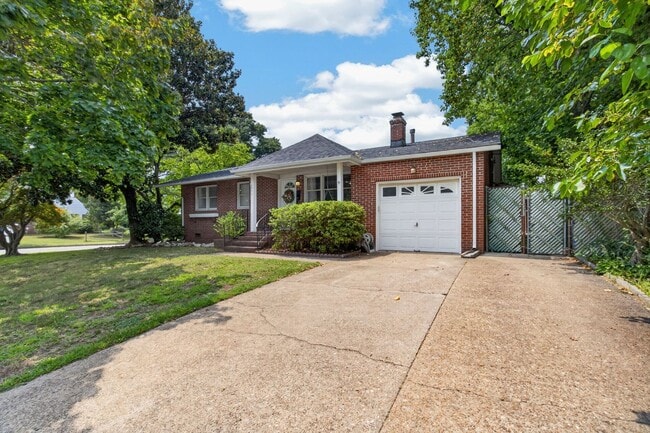 Photo - 9501 Beaumont St